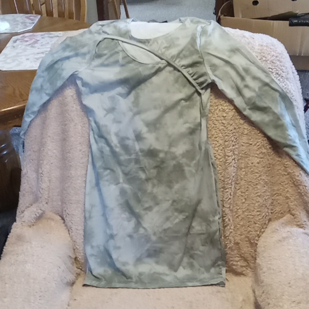 Dress - Picture 2 of 5